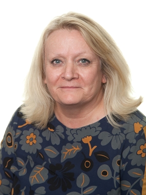 Mrs Lisa Butler